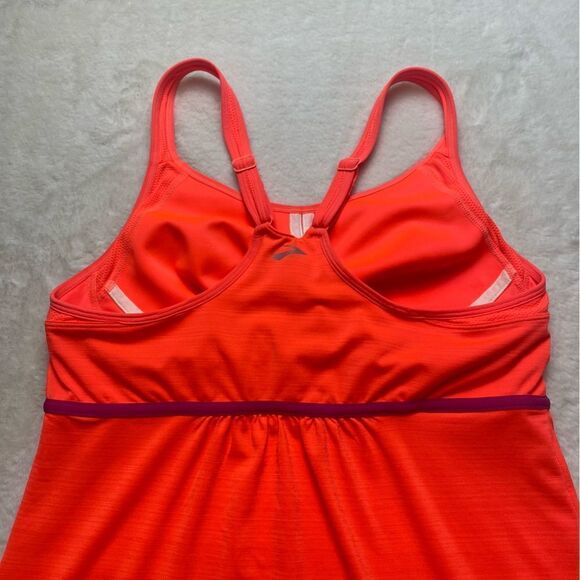 Brooks Orange Racer Back Tank W/Built in Bra Size Medium - Picture 10 of 14